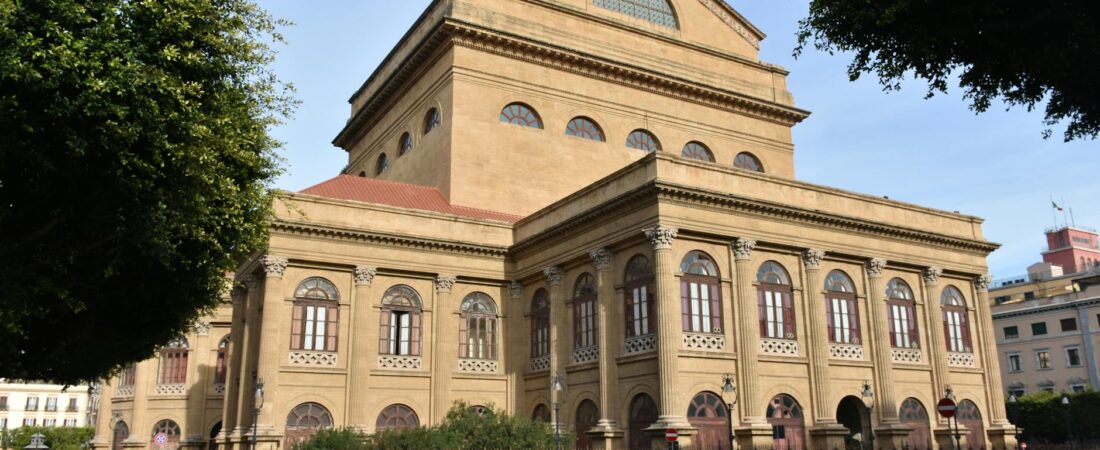 Teatro Rosalia Castro A Coruña: Programación y Conciertos